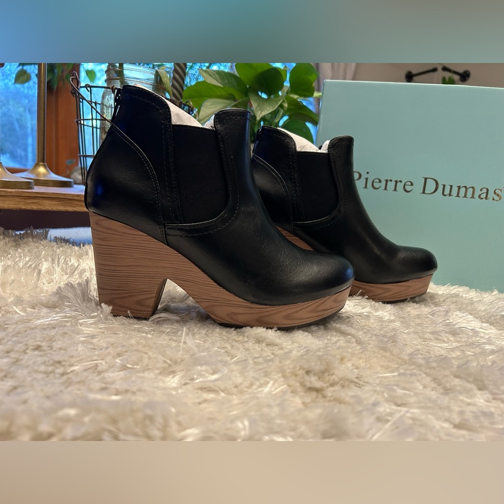 Beautiful “Pamela” Pierre Dumas booties in black. Size 7. New with box. - Picture 2 of 7